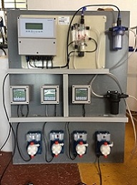 泳池水質監測PH，ORP，余氯，電導率，濁度，配加藥計量泵