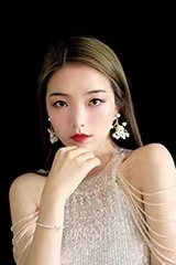 黃小姐